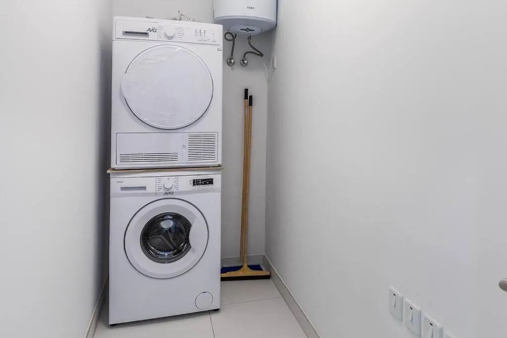 Apartment Exquisite Modern Luxury Apt In Central Malta - Walking Distance To The Restaurants & Night Life Is-Swieqi